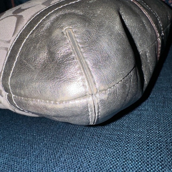 Coach 2 way silver bag - Picture 4 of 8